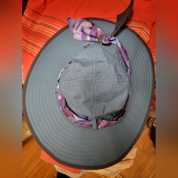 NWOT Sunday Afternoons Teal Wide Brim Hat with Purple Scarf - Picture 2 of 4